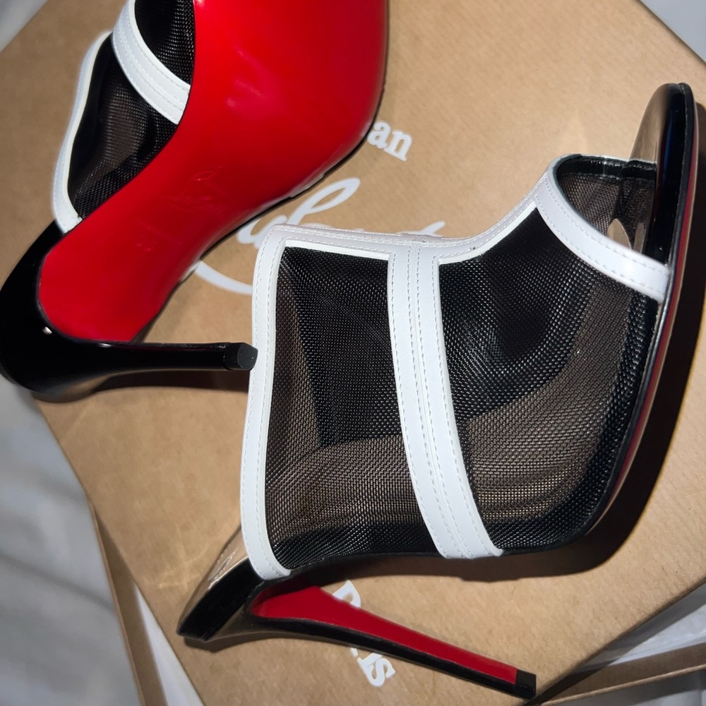Cb heels new never worn